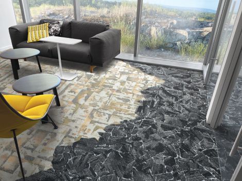 Interface Panola Mountain and Mile Rock carpet tile in small room with black couch and yellow chair numéro d’image 3
