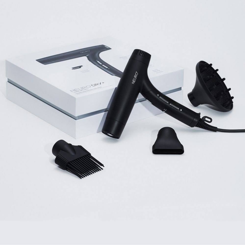 flatlay image of the Neuro Dry+ and its accessories