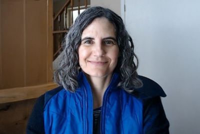 Headshot of Julie Sexton